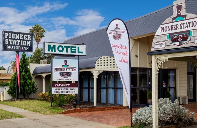 Pioneer Station Motor Inn