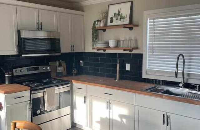 Piper's Place - 2 Bedroom House in DT Hamilton