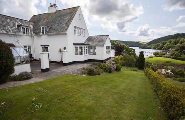 Pipiriki - Spectacular views and outstanding garden in peaceful location