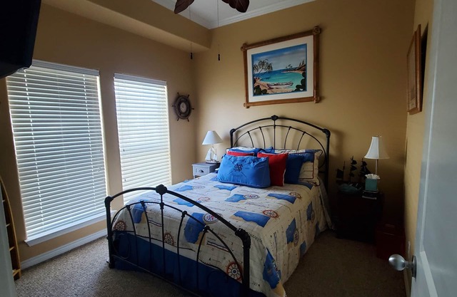 Pirates Beach getaway, full of amenities and close to the beach