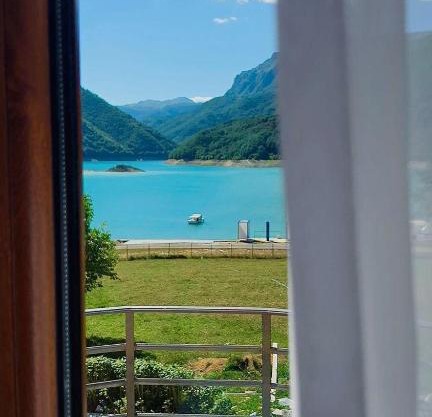 Piva lake