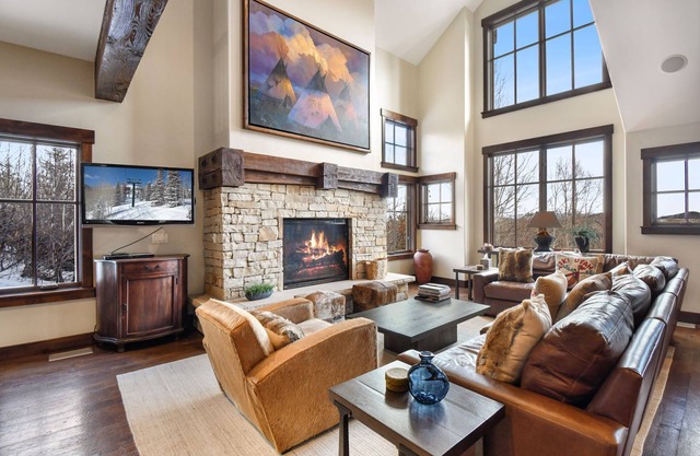 Plan a Festive Visit in Park City! Slope-side Cottage, Silver Star #47, with Mountain Views