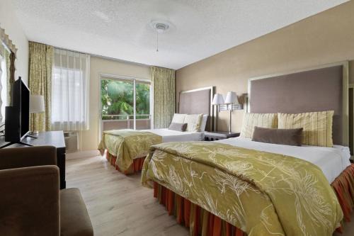Plantation Hale Suites