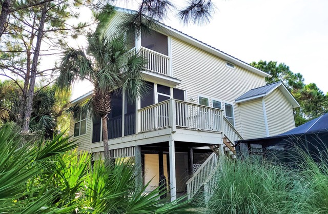 Plantation Home, Dog Friendly, Private Pool, Sleeps 10!