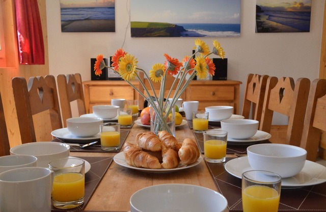 Platane B4, a central, spacious 4 bedroom apartment in Grimentzn