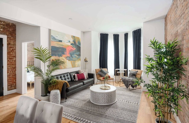 Plateau Mt Royal-Mile End |3BDRS-2BA&Parking