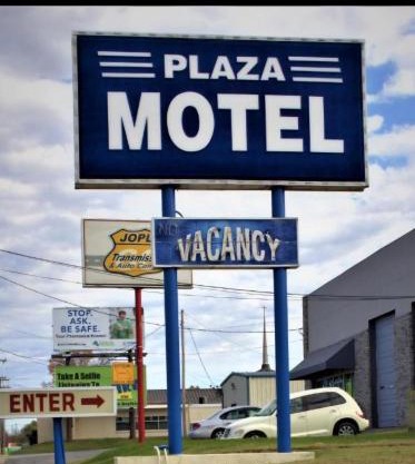 Plaza Motel