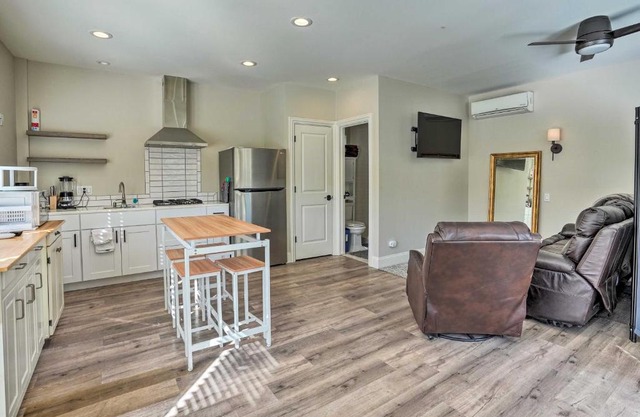 Pleasant Hill Studio with Pool and Hot Tub Access