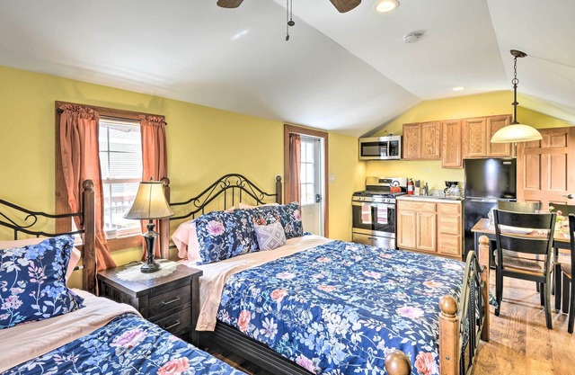 Pleasant Mount Studio w/ Pool Access, Near Skiing!