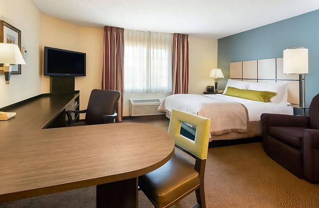 Pleasant Stay! Kitchen, FREE Parking, Pets Allowed, Near Barrington Park