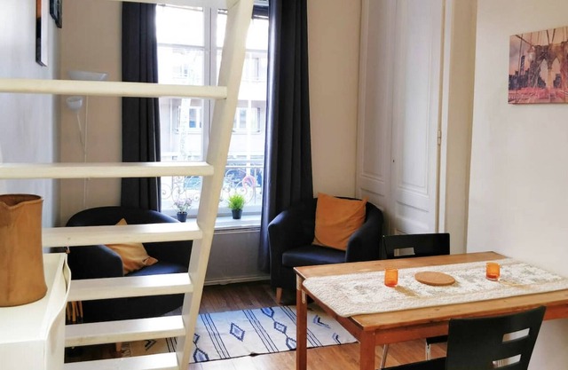 Pleasant studio near metro, 2 stars