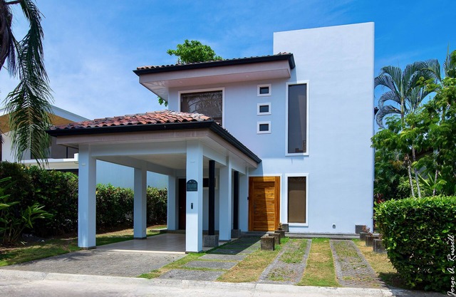 Point Break Beach House - Playa Hermosa - Jaco