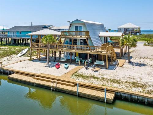 Point Breeze Waterfront Beach Cottage