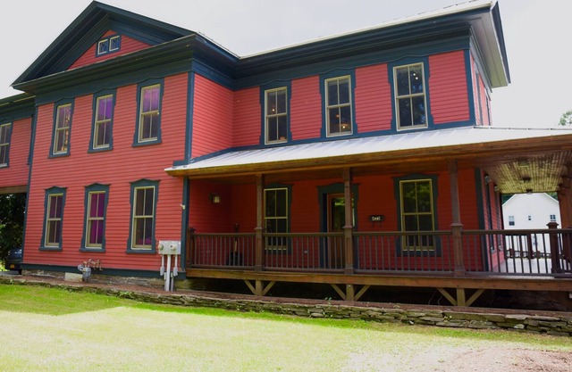 Point Mountain Guest House - An outstanding village