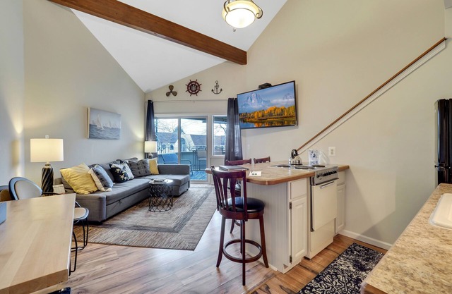 Pointes North Inn 207 | Updated | Downtown Charlevoix | Indoor/Outdoor Pool