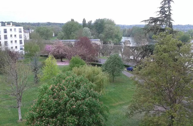 Poissy Deux Chambres à 5 mn du RER A