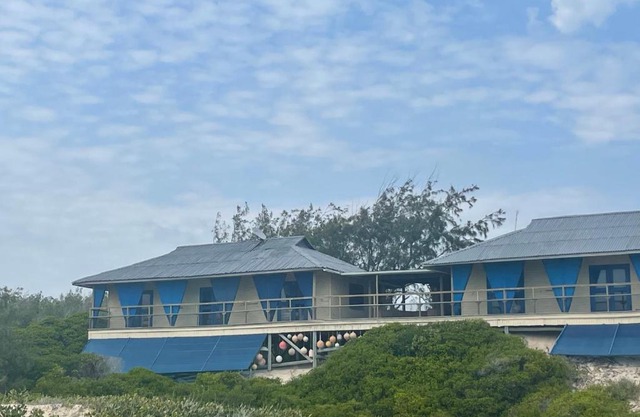 Pomene Iz-Ma-An Lodge