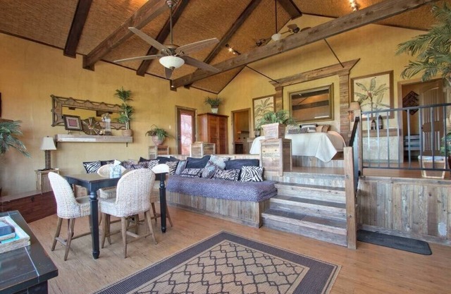 Pond House Bungalow at Bergheim Ranch