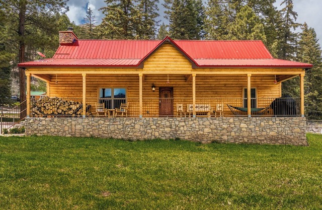 Pond Property with Mountain Views walking distance to food and minutes to Vallecito Lake and close to Durango (train/Mesa Verde and Million Dollar HWY)