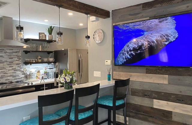Pool/2 BR 1 BA/Townhouse/Hikers Welcome