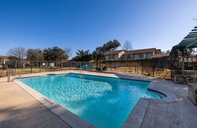 Pool, 3 bedrooms | Artist's Retreat