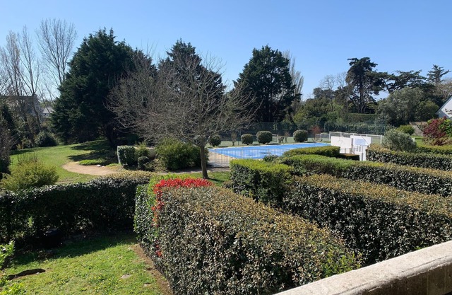 Pool and beach apartment 2*