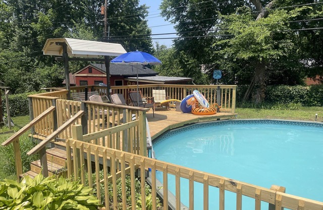POOL! Game room with 5 beds