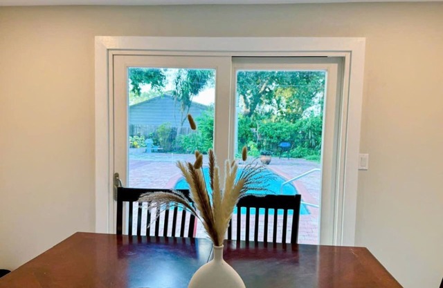 Pool Home in Seminole 5miles to Beach