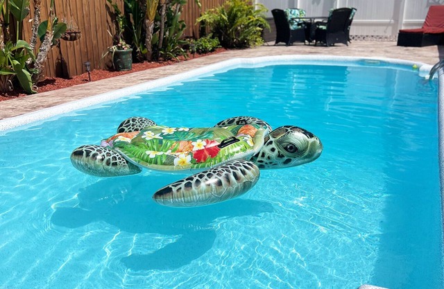 Pool Home oasis just minutes to Siesta Key Beaches