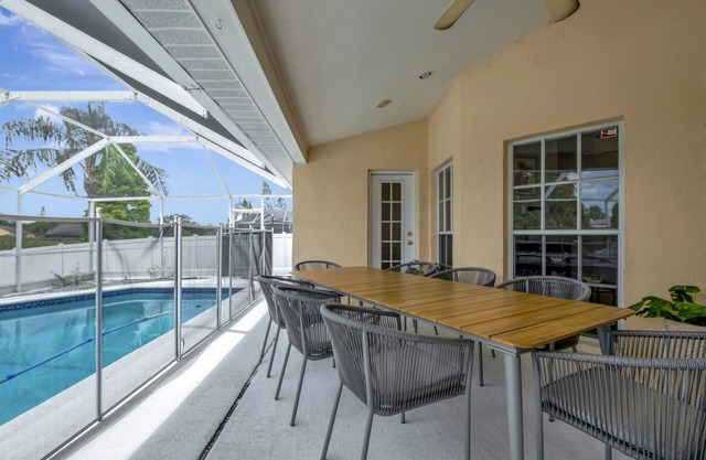 Pool | Waterfront Lake | 12 PPL | Gorgeous