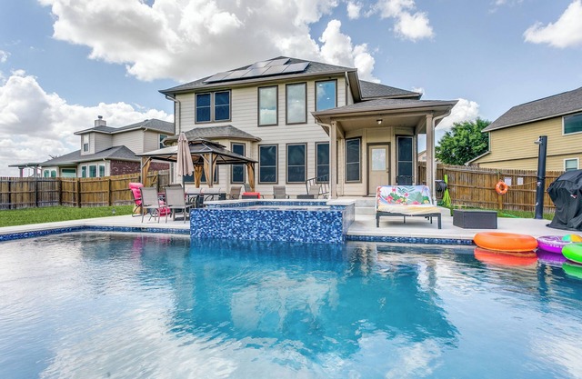 Poolside bliss, located in the center of San Antonio