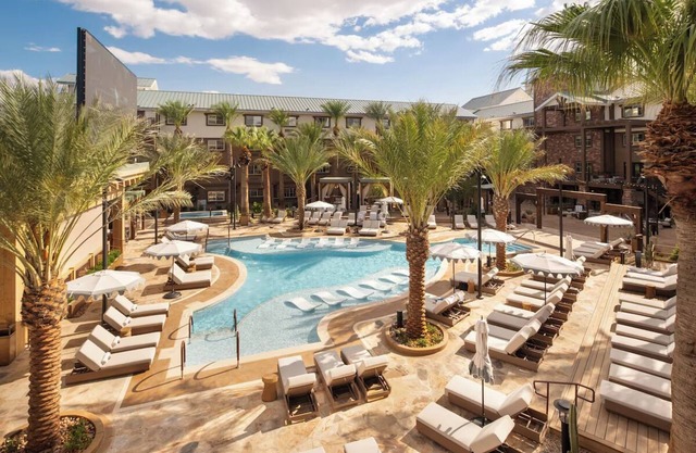 Poolside Getaway: 2 Spacious Room with Two Queen Beds and Pool View