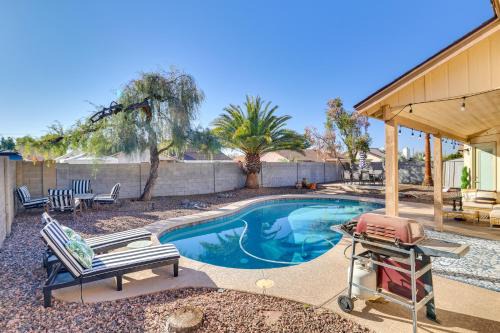 Poolside Oasis 3 Mi to Lookout Mountain Park!