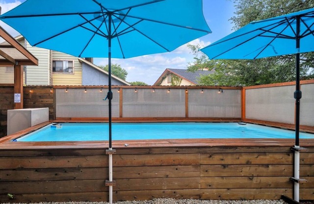 Poolside Paradise with Hot Tub, Sauna & Game Room