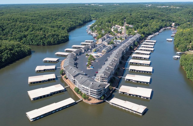 Popular Beautiful & warm 2 bedroom condonMM 3 Grand Glaize Arm, Osage beach, MO.