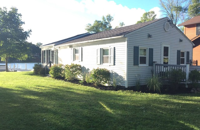Port Bay Waterfront Cottage w. Spectacular Views RECENTLY UPDATED