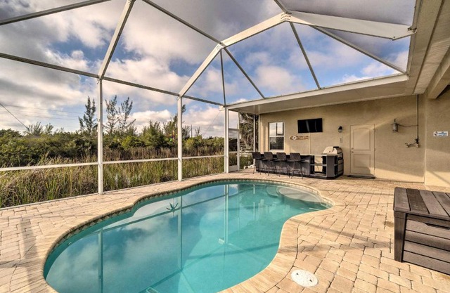 Port Charlotte Canalfront Home with Pool and Dry Bar!
