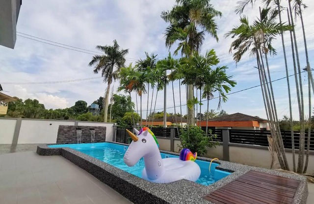 Port Dickson Pool Villa - Ruma66 (Up to 22 Pax)
