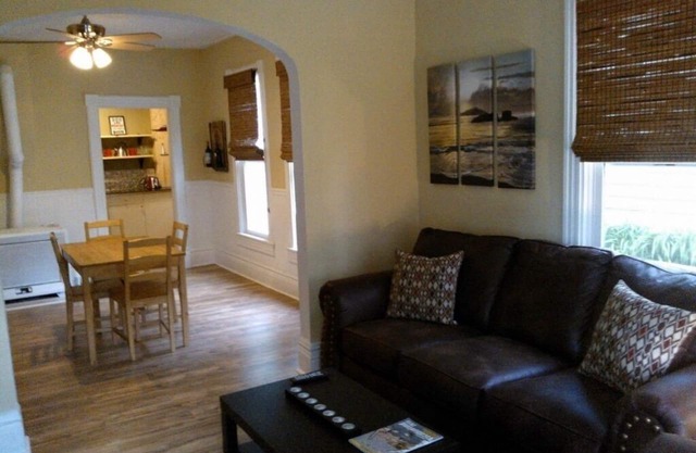Port Huron Cottage Home Steps To St. Clair River And 4 Blocks To Beach On Lake
