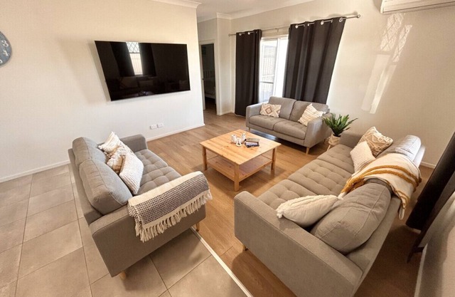 Poseidon's Oasis - Entire Home - Moonta Bay