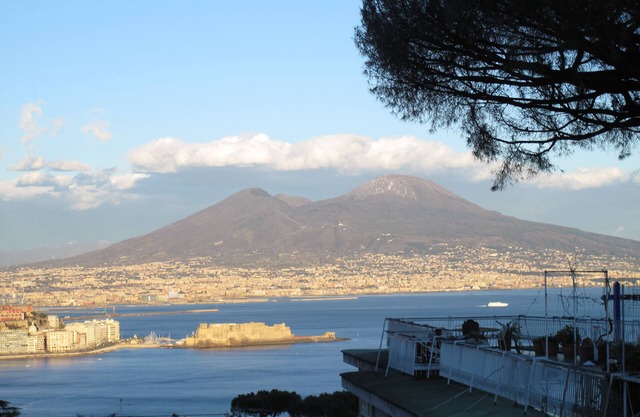 POSILLIPO "separate entrance" FS "studio apartment with Terrace, ku, bathroom, 3 beds +1