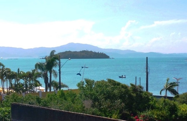 Practical 1-bedroom apartment on the edge of Canasvieiras Beach - Florianópolis