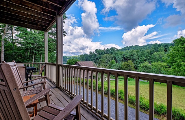 Prairie Springs A - Just steps away from beautiful Lake Glenville!