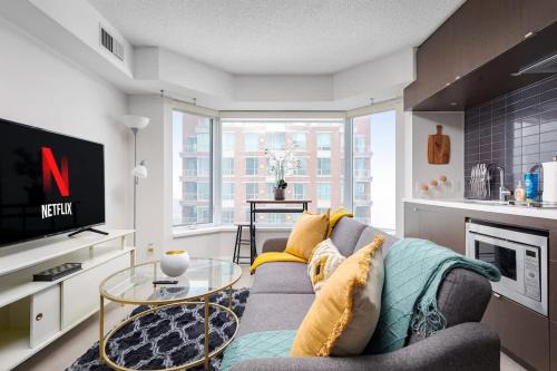 Premier 1BR Condo in Yorkville's Finest Building