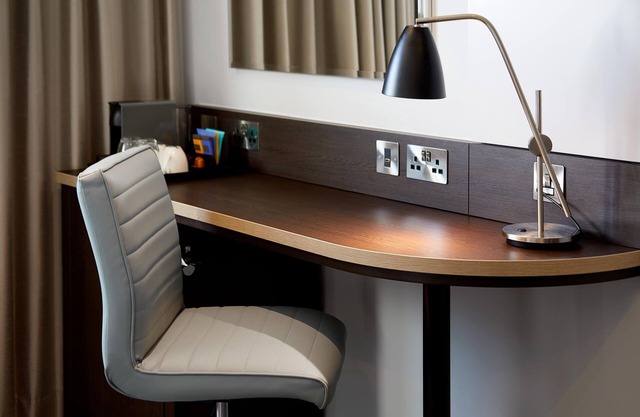 Premier Inn Guildford North - A3