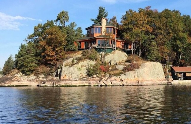 Premier Island Retreat-Private-Spacious-Great Fishing-Channel-side: The best!