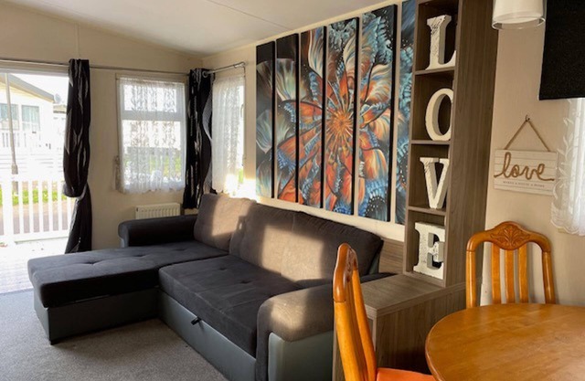Premium 2 bed Caravan Sleeps 6 With Huge Decking