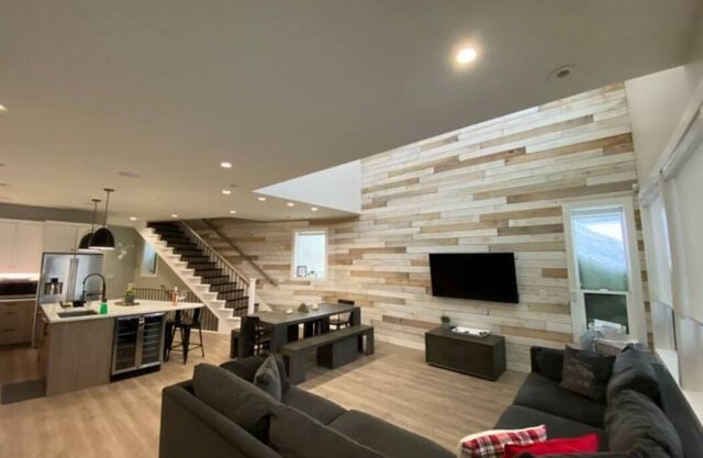 Premium Chalet w/Hot Tub, Steam Shower, GENERATOR, 6BR 4BA Ski in Ski out