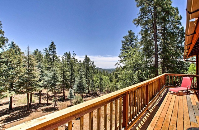 Prescott Forest Cabin w/Deck, 9 Miles to Downtown