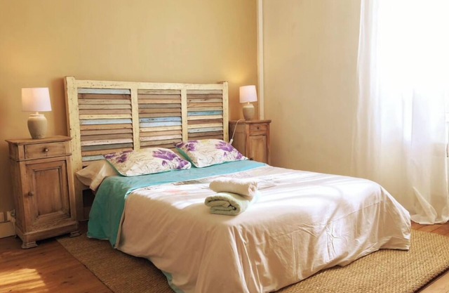 PRETTY HOUSE IN THE CITY CENTER OF EYMET